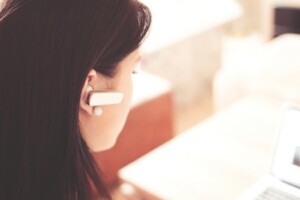 How to connect bluetooth headphone to phone