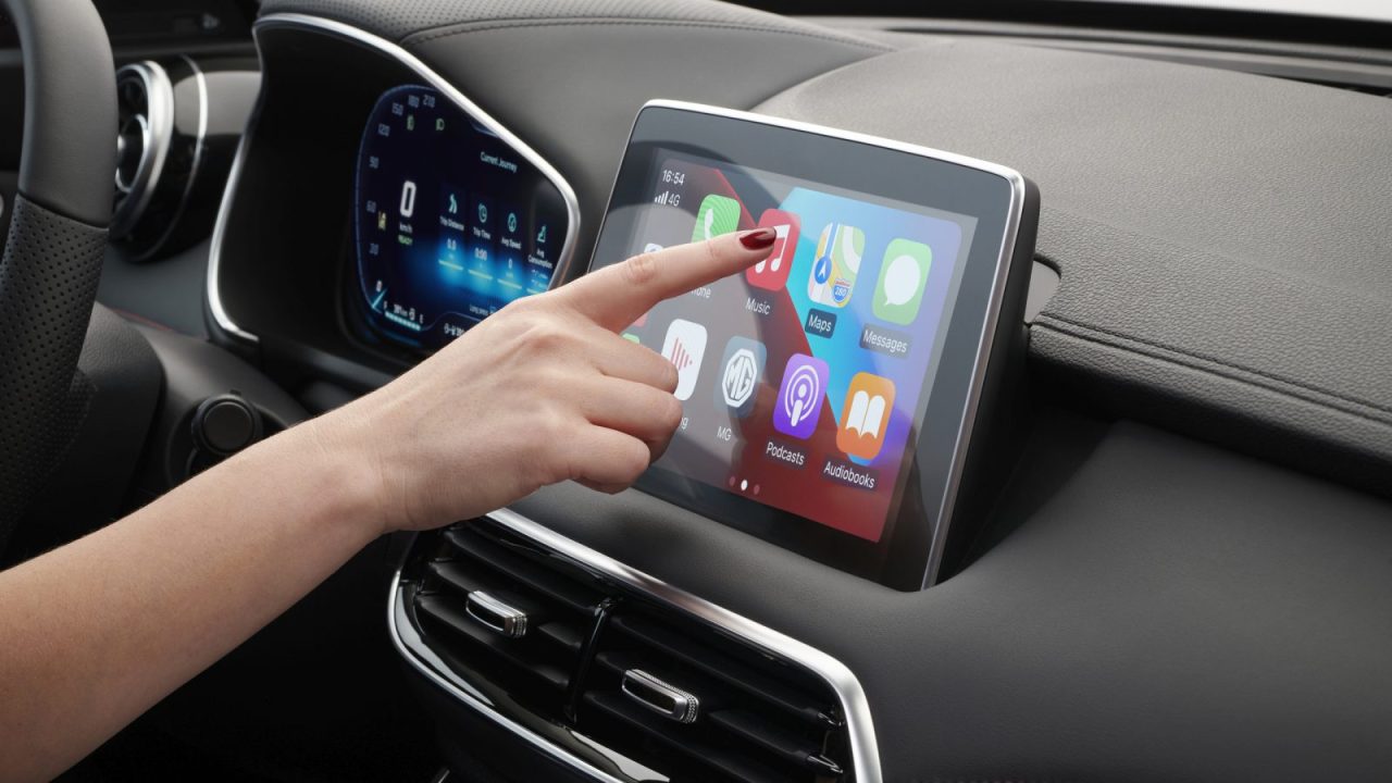 Benefits Of Upgrading Your Used Car Stereo To Apply Car Play